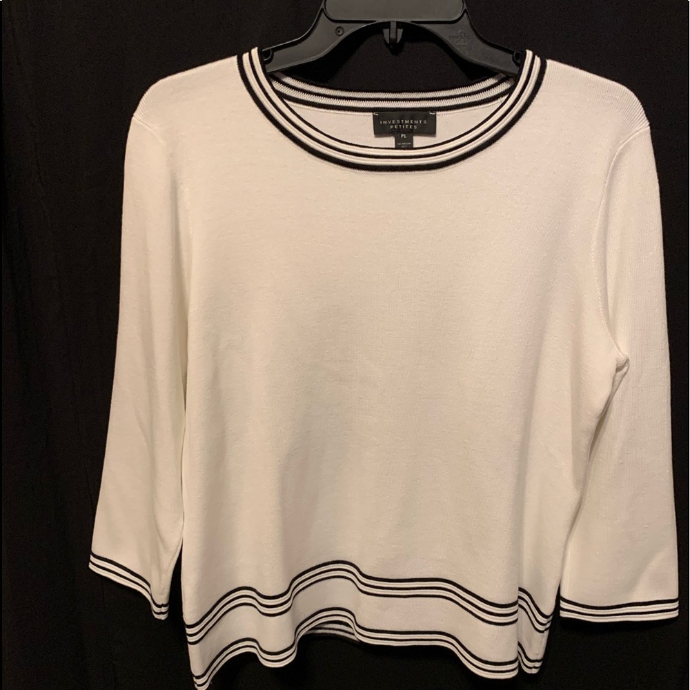Investments 3/4 sleeve light weight sweater